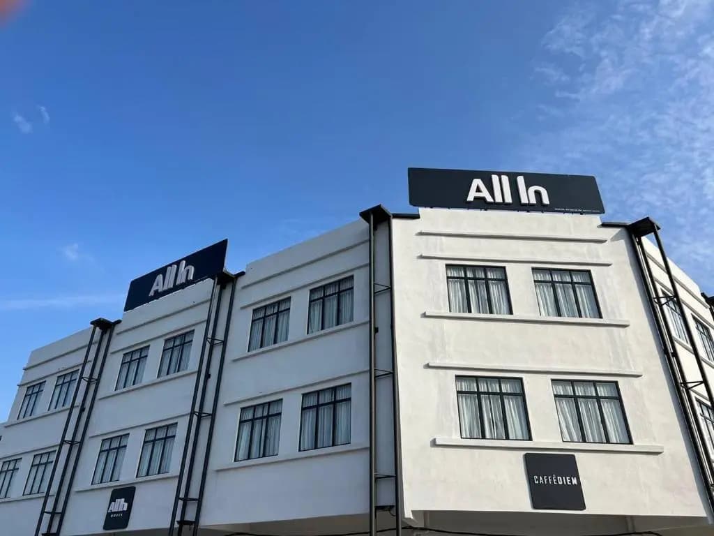 All In Hotel - main photo