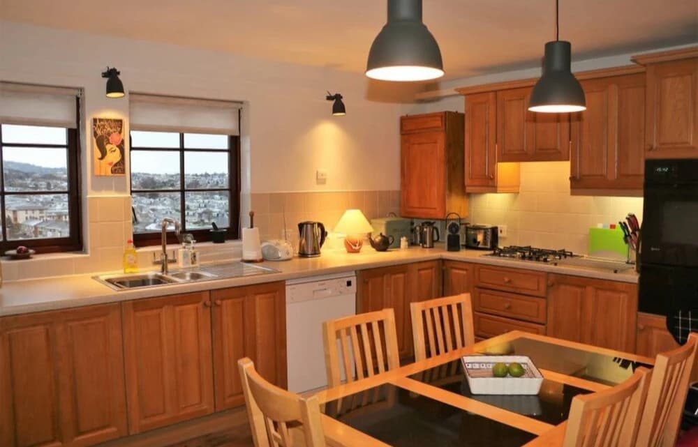 Contemporary Apartment off Queensferry Road - photo 8