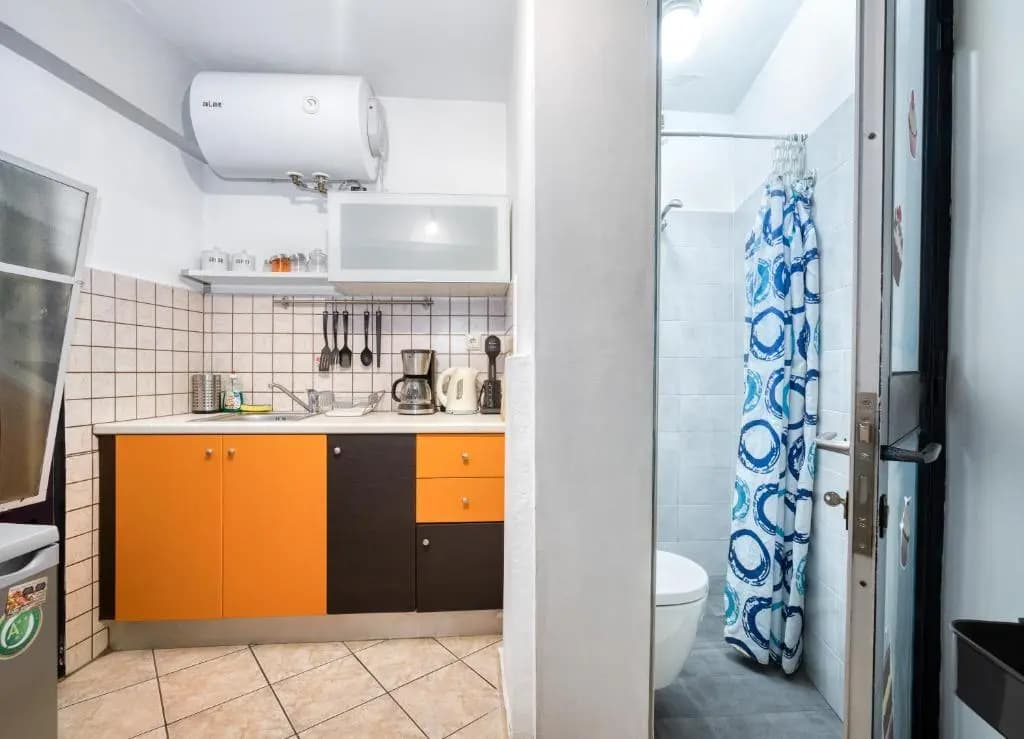 Athens metro apartment - photo 11