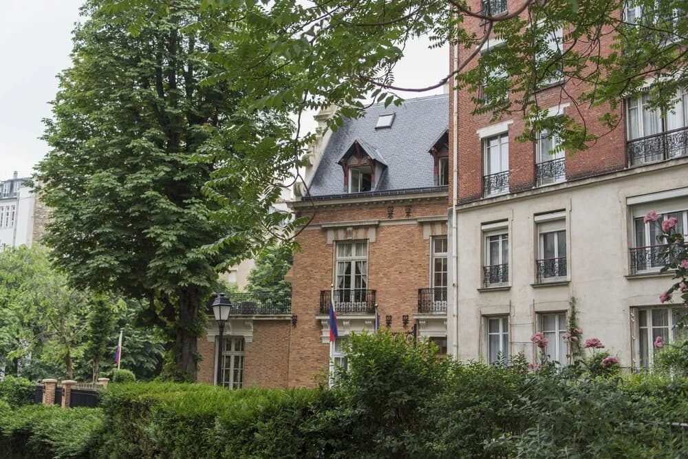 Sophistication on Mozart Avenue - main photo