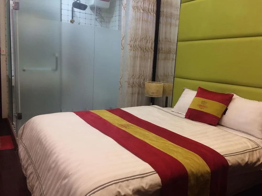 Queen Le Dai Hanh Hotel - photo 11