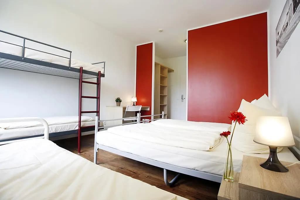 Meininger Hotel Berlin Hallesches Ufer - photo 3