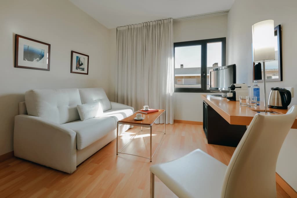 Catalonia Barcelona Beach Hotel - photo 9