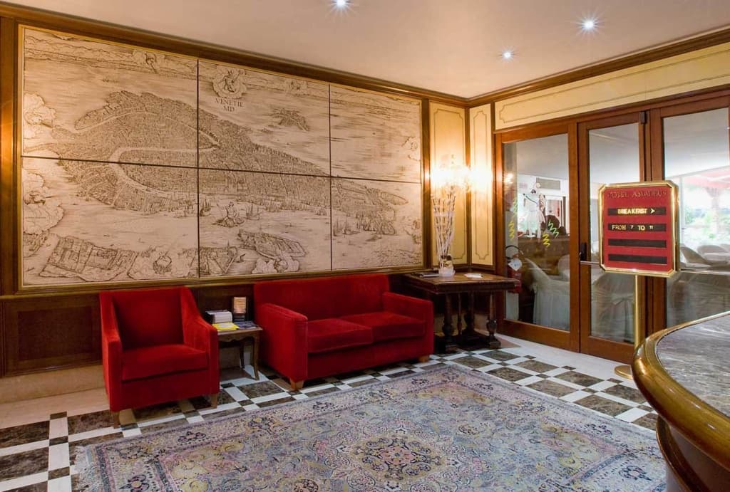 Amadeus Hotel - photo 2
