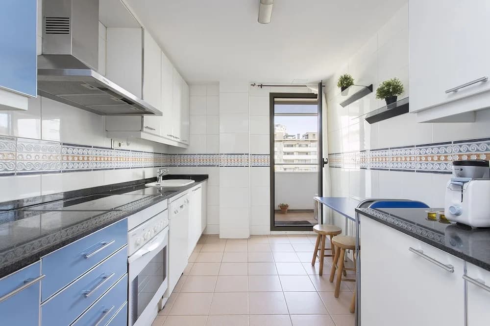 1317 - Modern Forum Apartment - photo 13