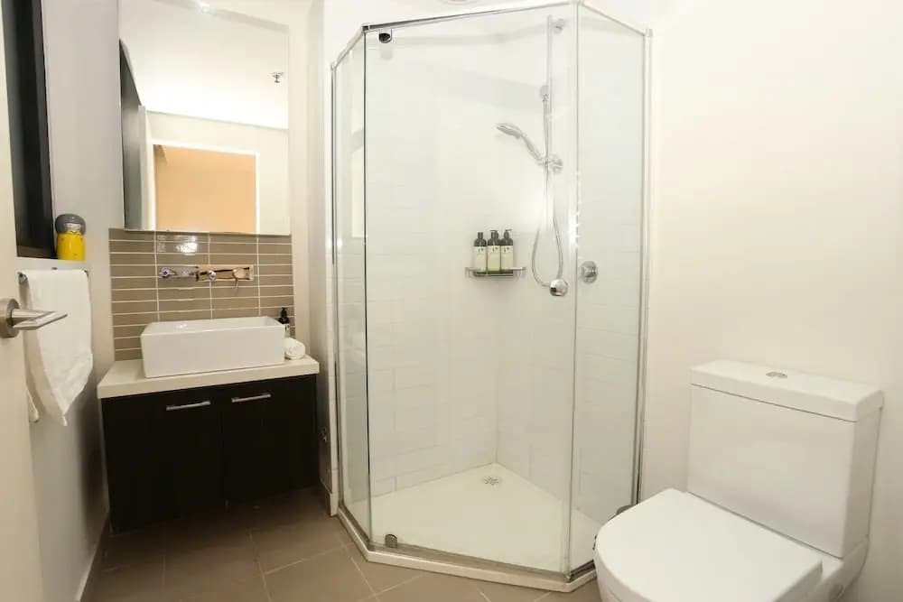 2 Bedrooms 2 Bathrooms Opposite Melbourne Central - photo 7