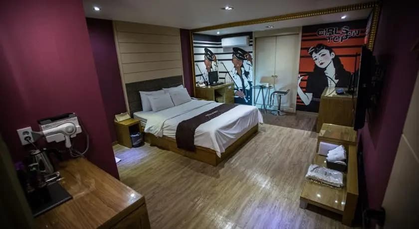 Tom Robin Hotel - photo 4