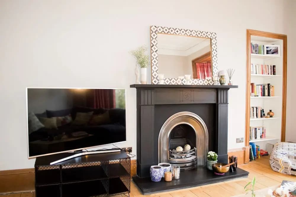 2 Bedroom Apartment in Edinburgh With Views - main photo
