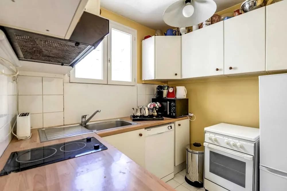 Rustic 3-bdr Family Apartment in Canal St. Martin - photo 10