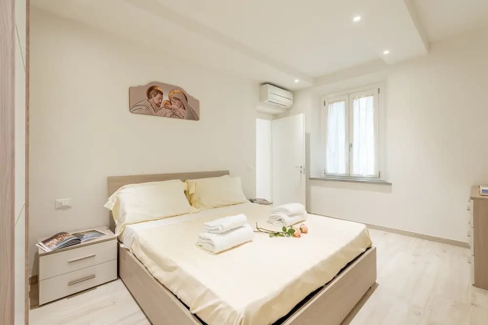 Stibbert Apartment - main photo