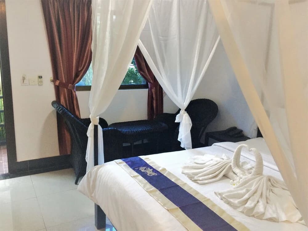 Huylin Angkor Boutique - photo 7