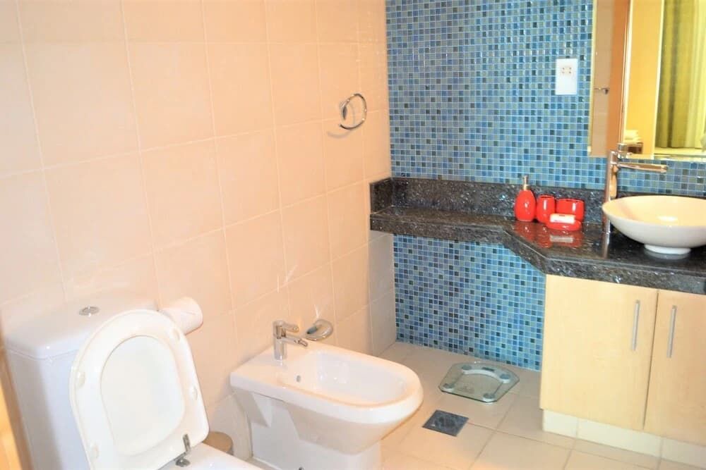 Entire 1 Bedroom Apartment in the Prestigious Palk Jumeirah - NBT - photo 9