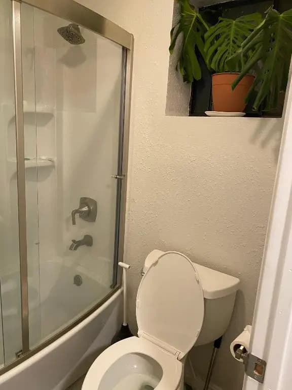 Private Room in Los Angeles w/ AC & WIFI - photo 6