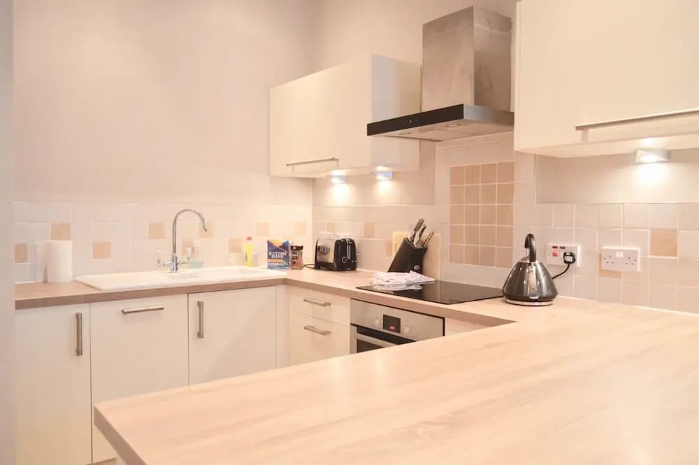 Homely 2 Bedroom Apartment in Stockbridge - photo 14