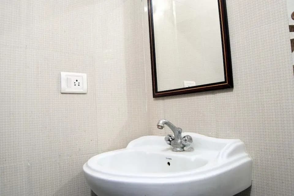 Swapnil International Hotel - photo 3