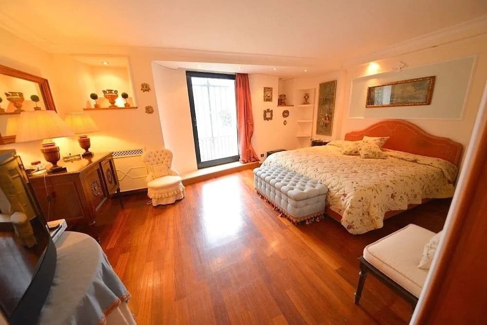 Prestigious Apartment Via Giulia - photo 2
