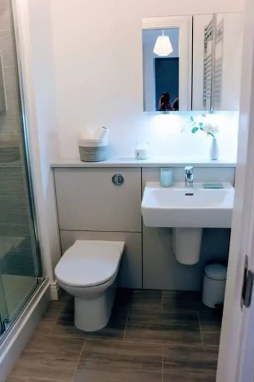 1 Bedroom Apartment With Free Parking Sleeps 2 in City Centre - photo 9
