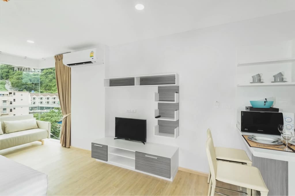 Condo in Kata in Ozone - Unit A708 - photo 7