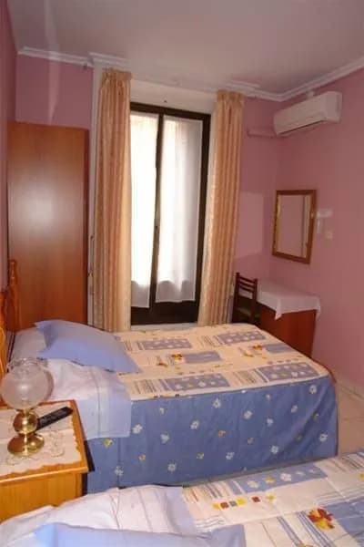 Hostal Dos Naciones - photo 11