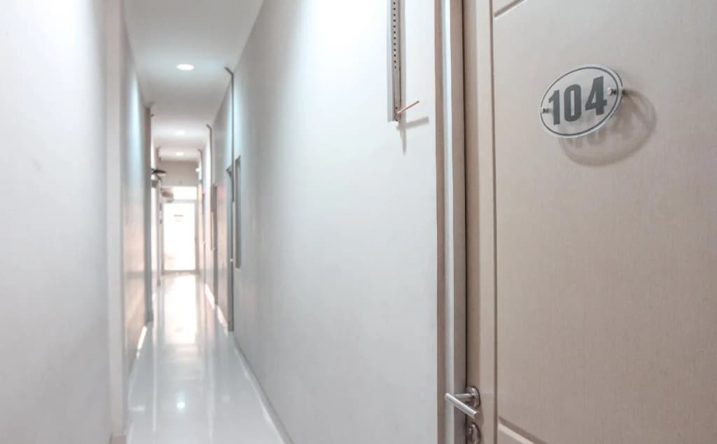 OYO 383 Env Residence - photo 9