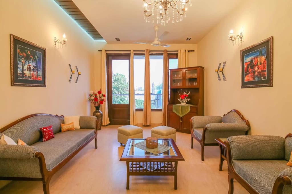 Hostie Sarvada-3 BR Apt, South Delhi GK-2 - main photo