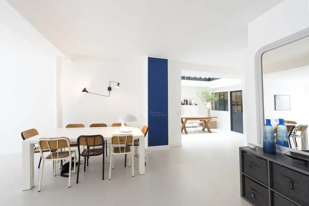Contemporary Chic by Place de la Nation - main photo