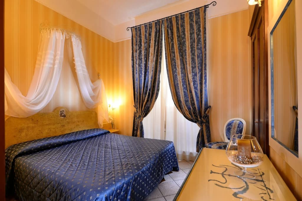 Hotel Golden - main photo