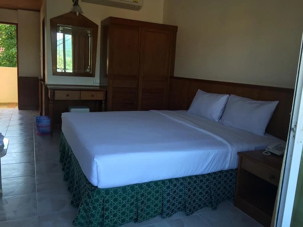 Kata Sun Beach Hotel - photo 2