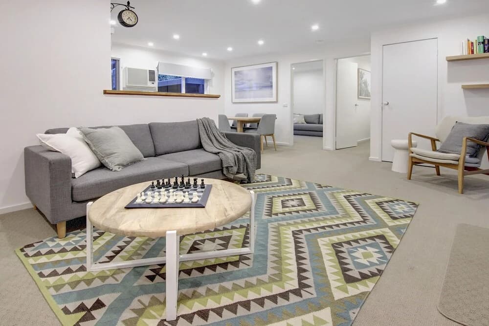 Stylish Coastal Retreat - photo 7