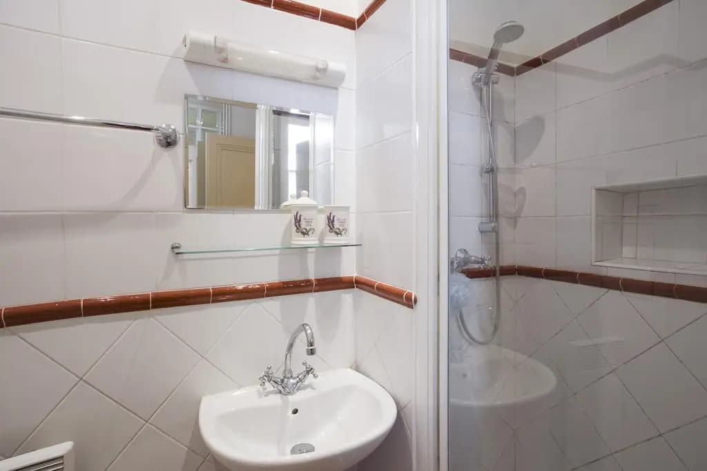 Quai d'Orsay Apartment - photo 7