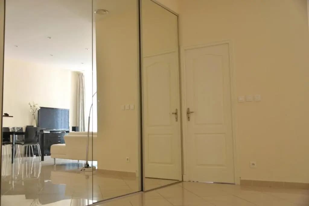 Apartment on Rue De France 4 - photo 6