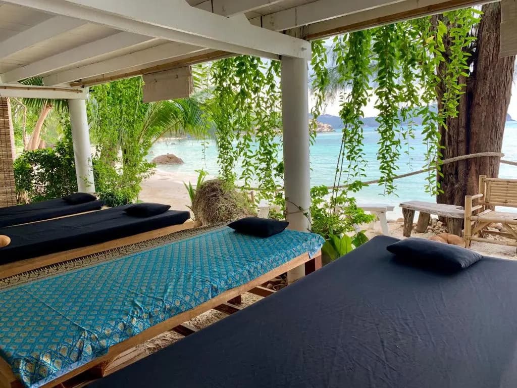 Coconut Beach Bungalows - photo 11