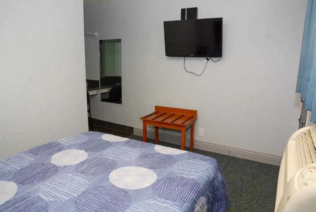 Comet Motel - photo 5