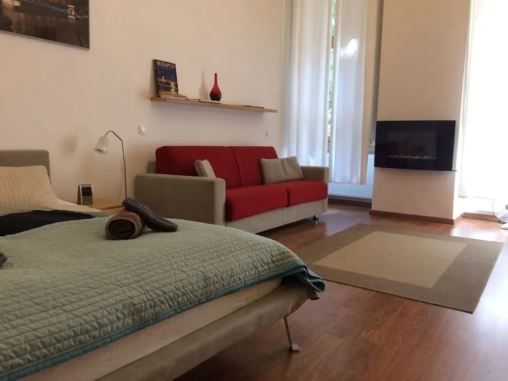 El Patio Apartment - photo 3