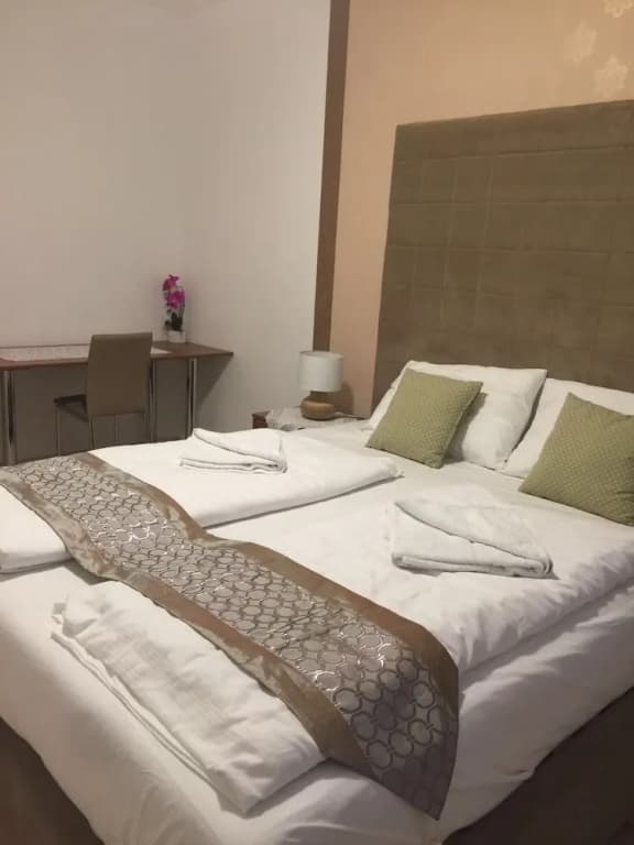 Corvin Rose Apartment Hotel - photo 4