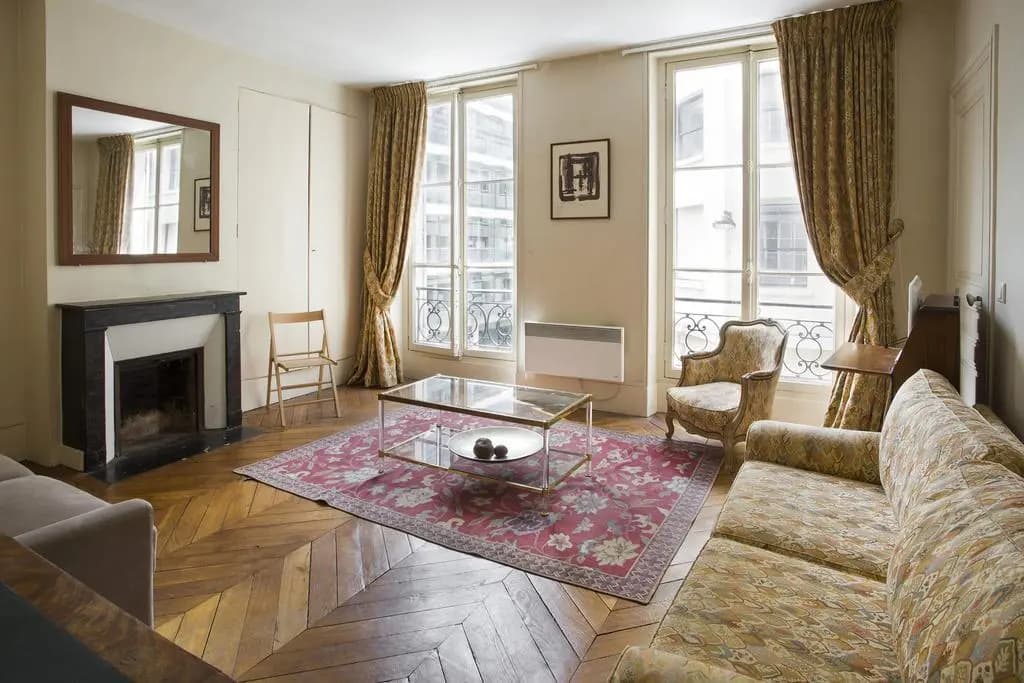 Quai d'Orsay Apartment - photo 2