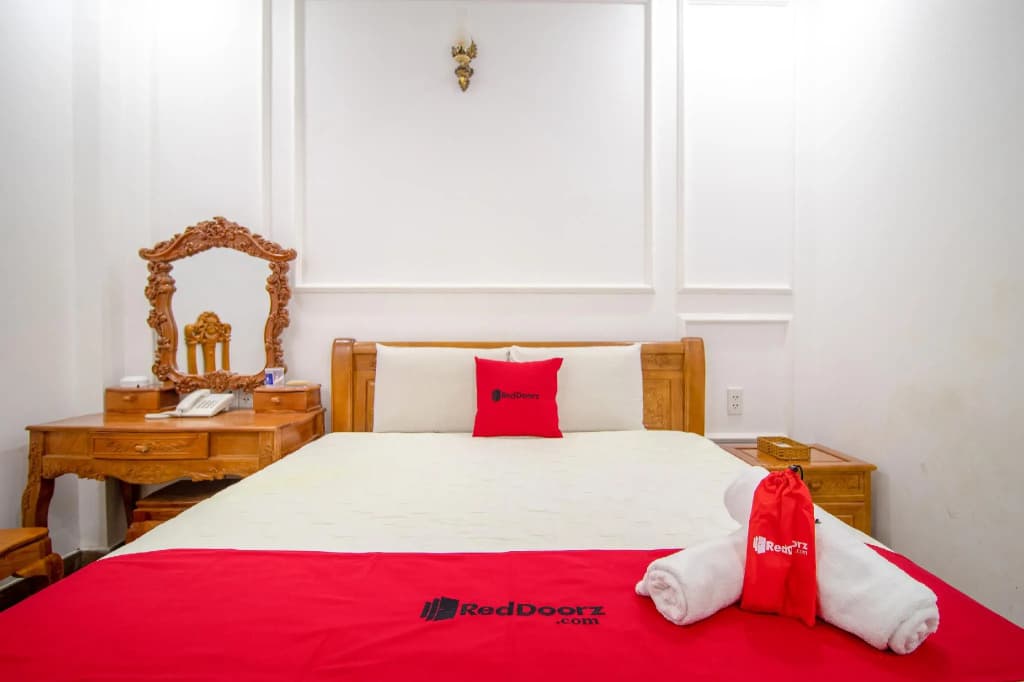RedDoorz Plus near Phan Xich Long - photo 5