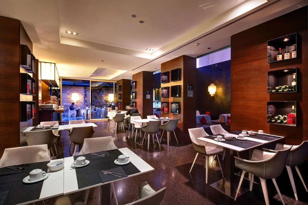 Olivia Plaza Hotel - photo 18