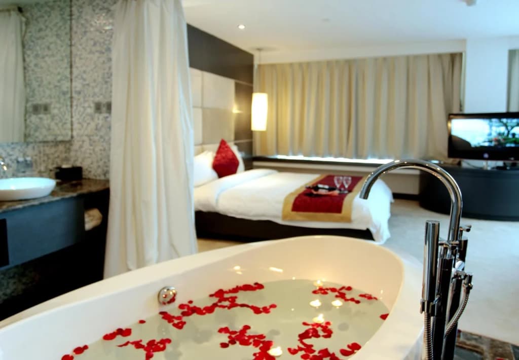 The Hanoi Club Hotel & Residences - photo 3