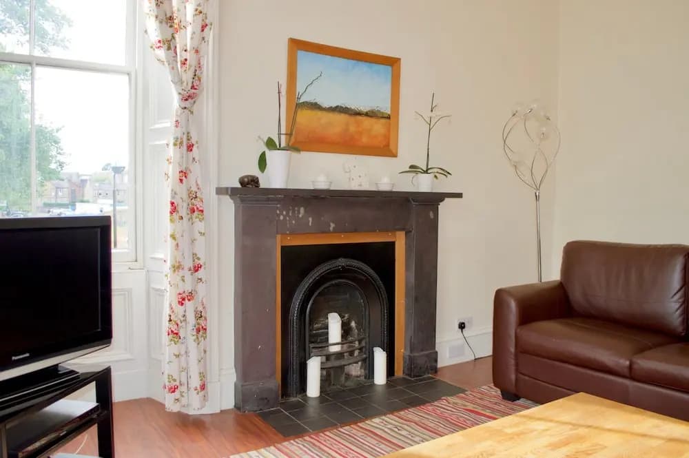 Spacious Flat in Central Stockbridge - photo 8