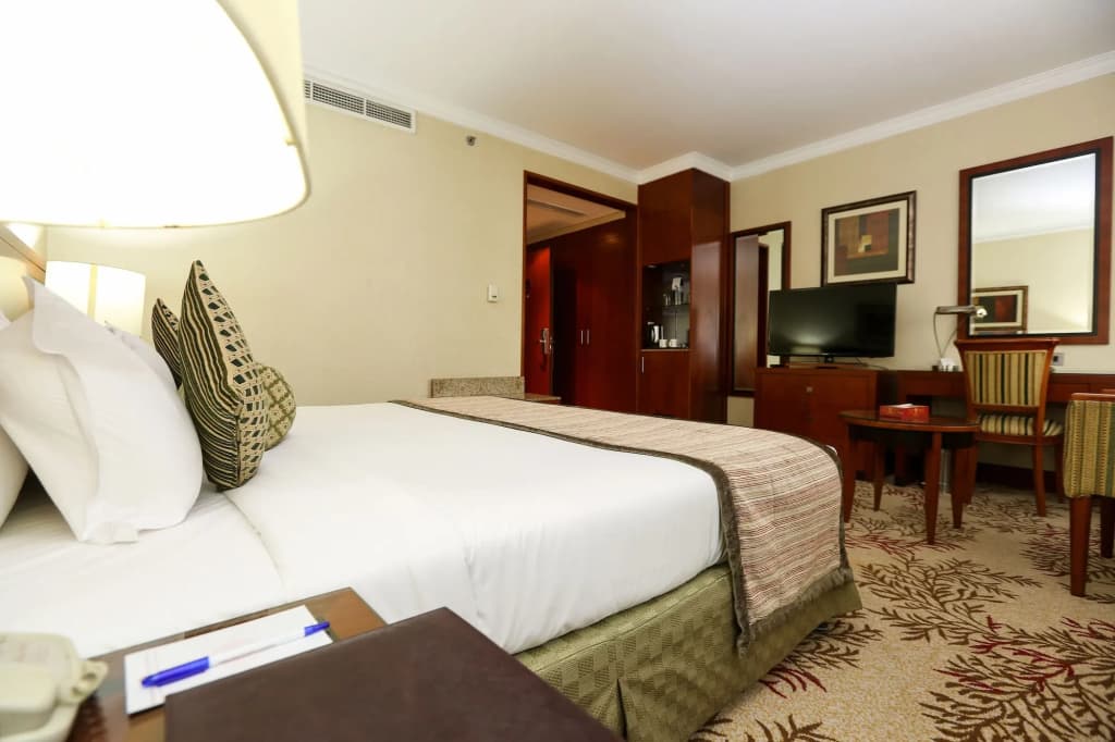 Ramee Royal Hotel - photo 3