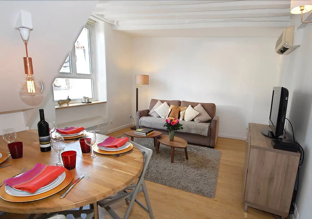 HolidaysInParis - Bourg Tibourg - photo 2