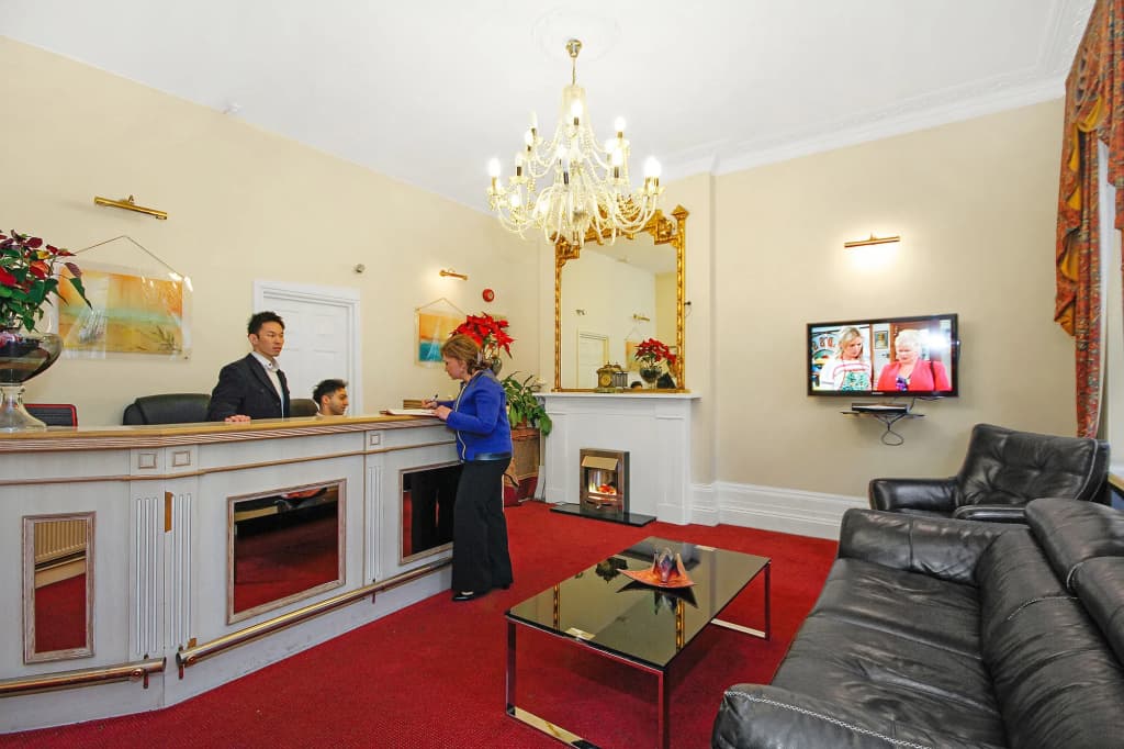 Kingsway Park Hotel at Park Avenue - photo 10
