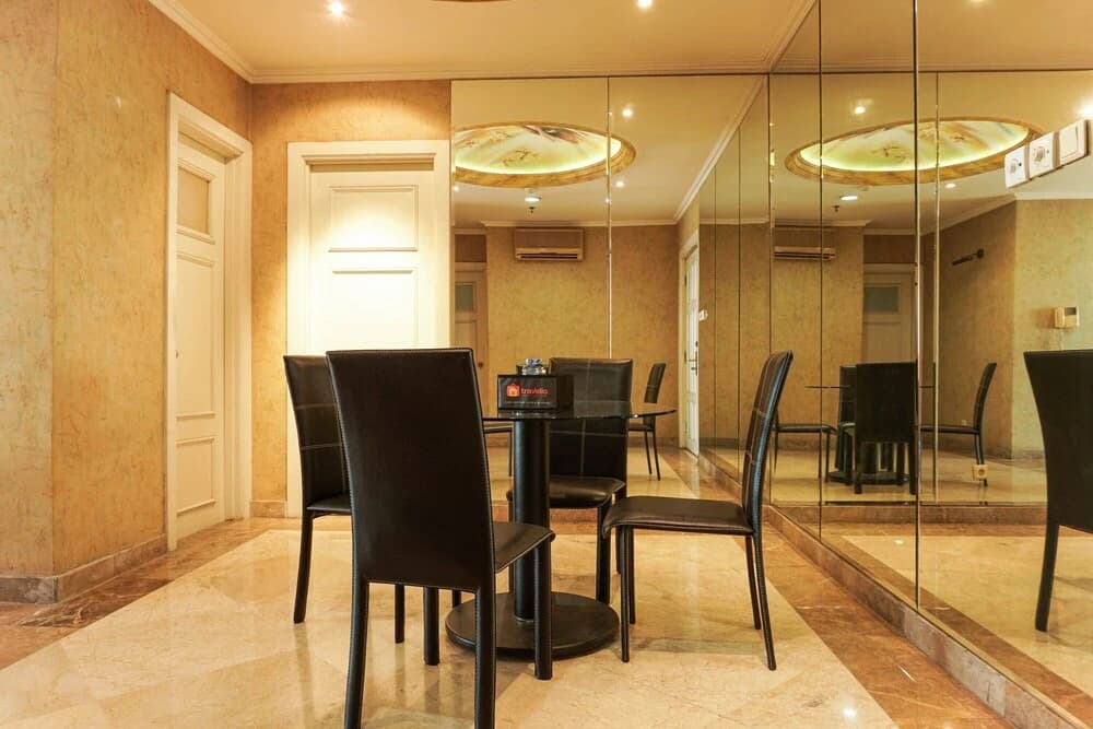 Spacious and Elegant 2BR @ Kedoya Elok Apartment - photo 9