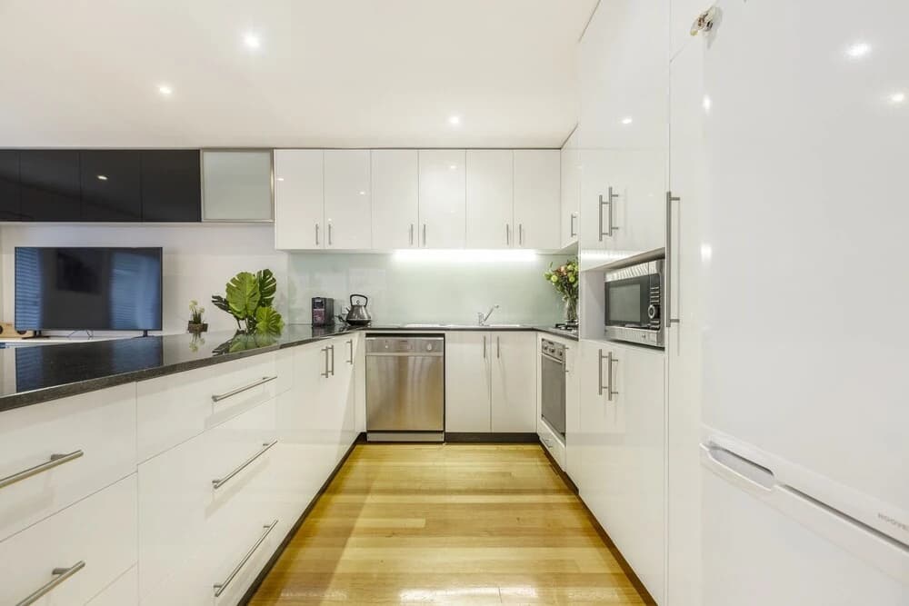 StayCentral - Port Melbourne Townhouse - photo 16