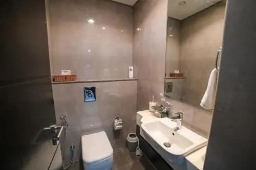 Luton Vacation Homes - Damac Maison Studio, Canal View - photo 10