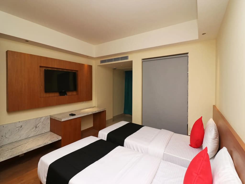 The Orion Plaza - photo 3