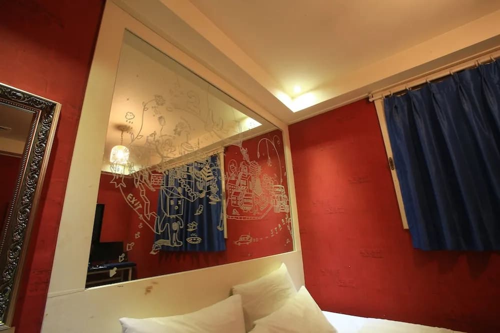 2U Motel - photo 2