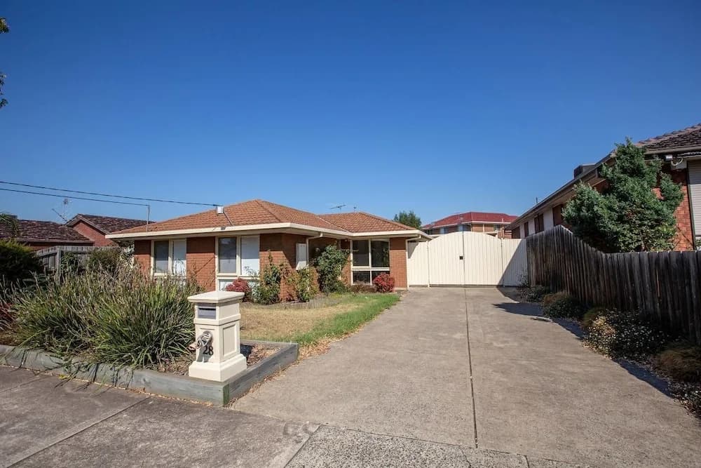 Comfy Beautiful House in Epping - photo 10