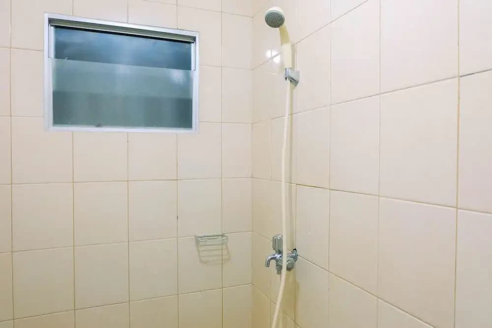 Homey and Stylist 1BR Gading Icon Apartment - photo 6